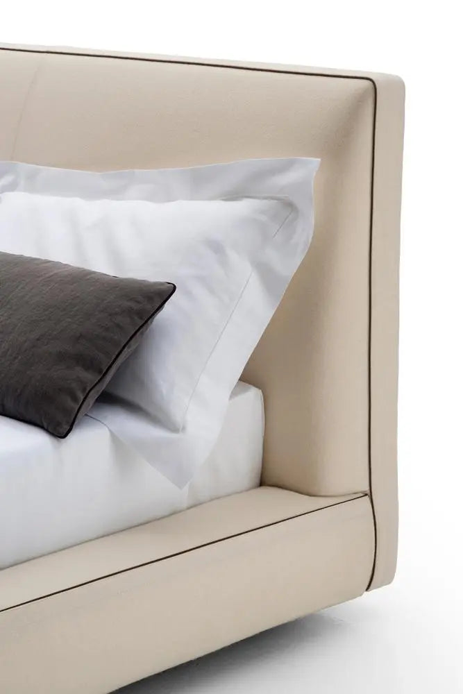 Richard Bed | B&B Italia | JANGEORGe Interior Design