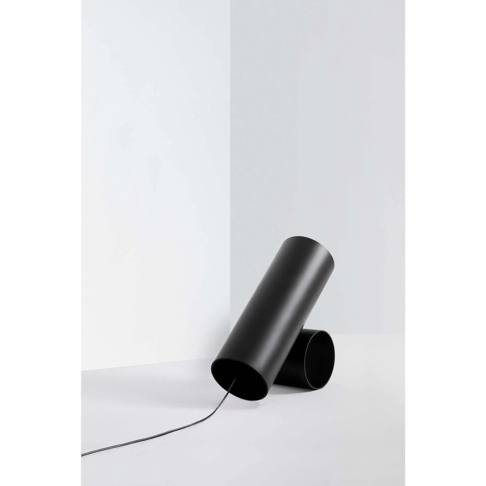 Sawaru Directional and Dimmable LEF Floor Lamp with Color Temperature Control | Flos | JANGEORGe Interior Design