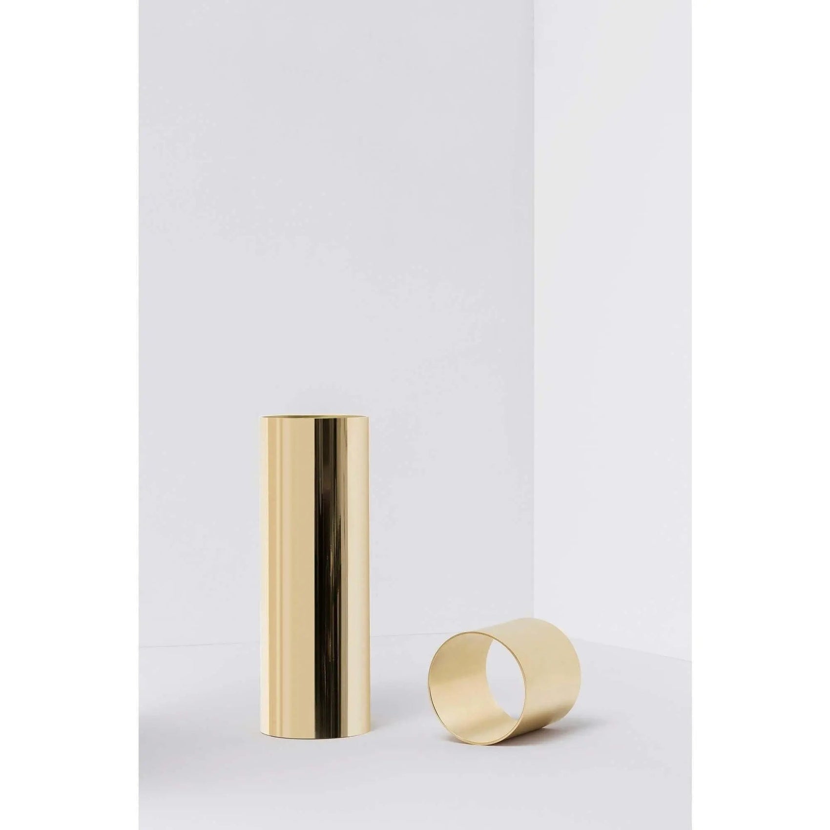 Sawaru Directional and Dimmable LEF Floor Lamp with Color Temperature Control | Flos | JANGEORGe Interior Design