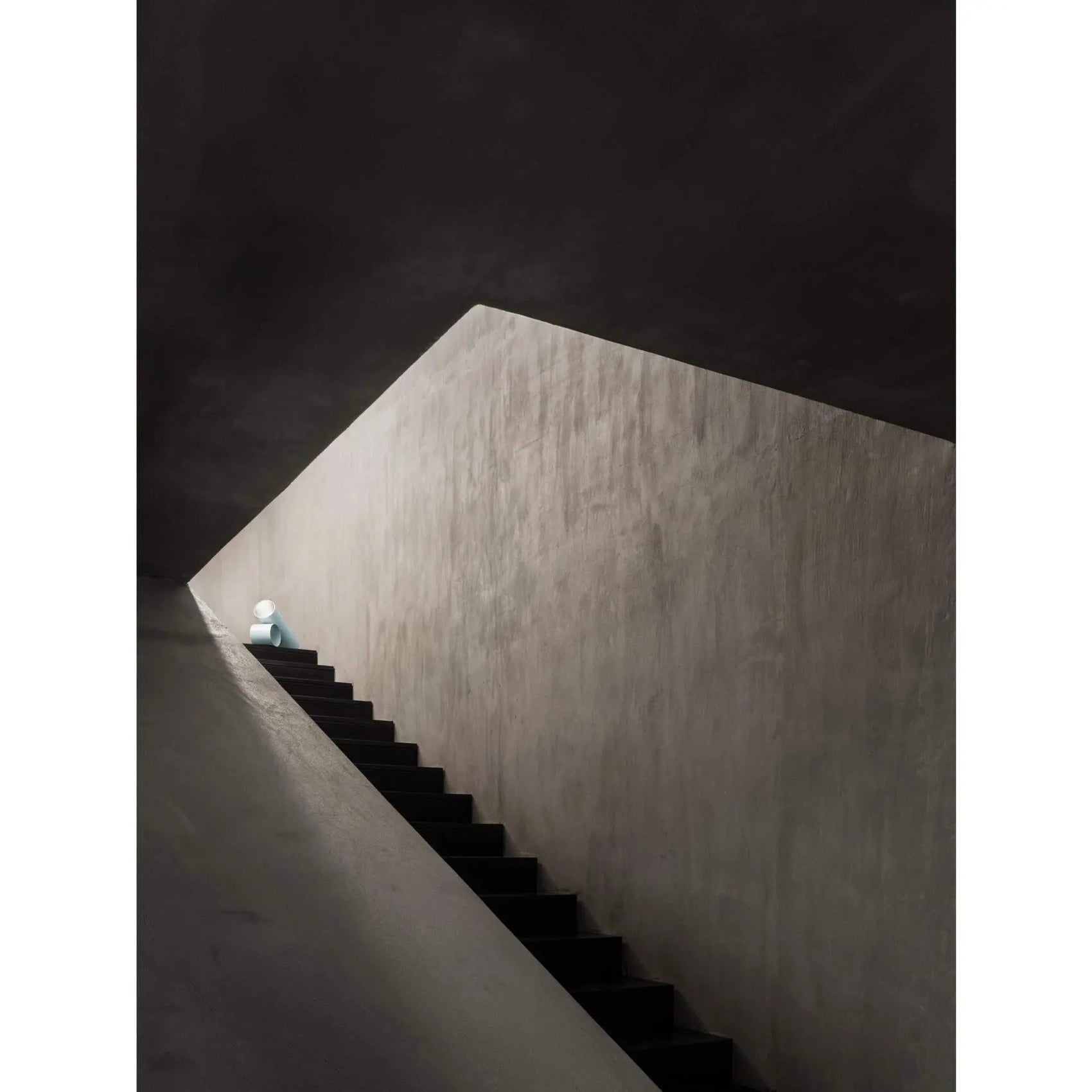 Sawaru Directional and Dimmable LEF Floor Lamp with Color Temperature Control | Flos | JANGEORGe Interior Design